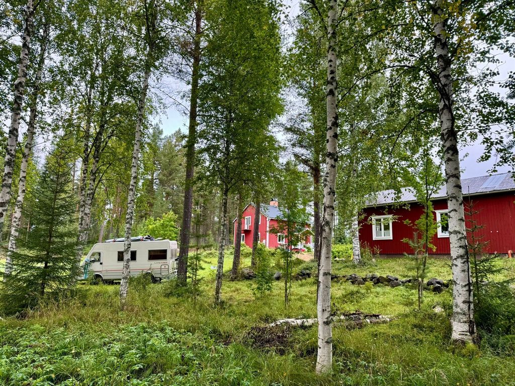 Bauernhof inmitten der schwedischen Natur 