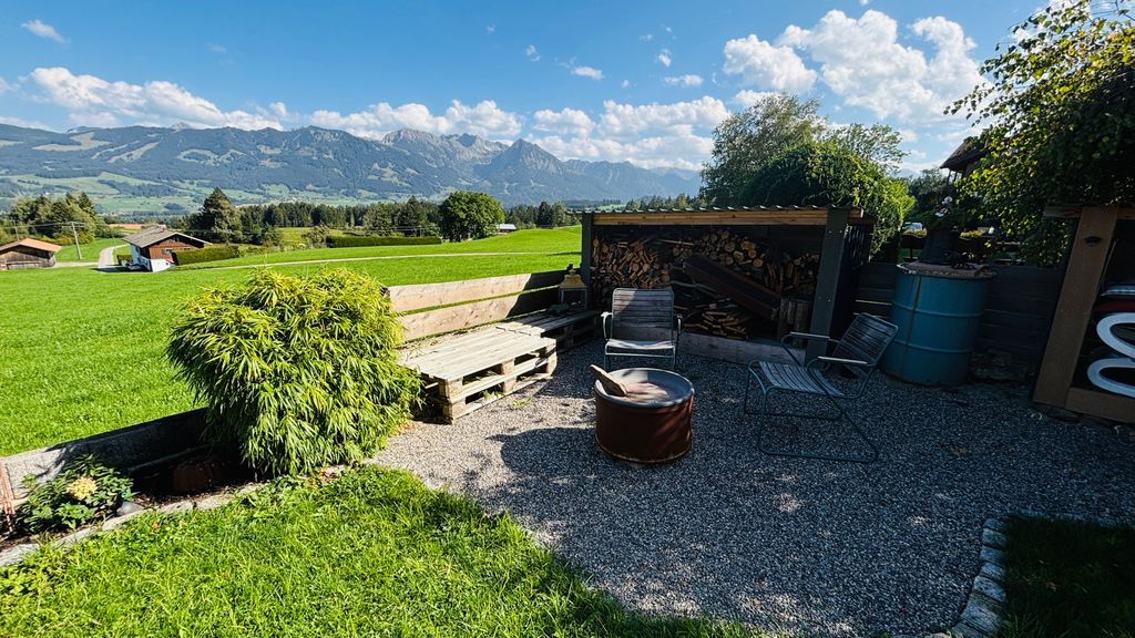 A secluded spot with a view of the Alps in the Allgäu