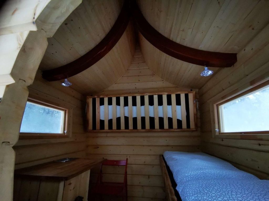 Casa en el árbol "Resting Raven" - rústica y cerca de la naturaleza