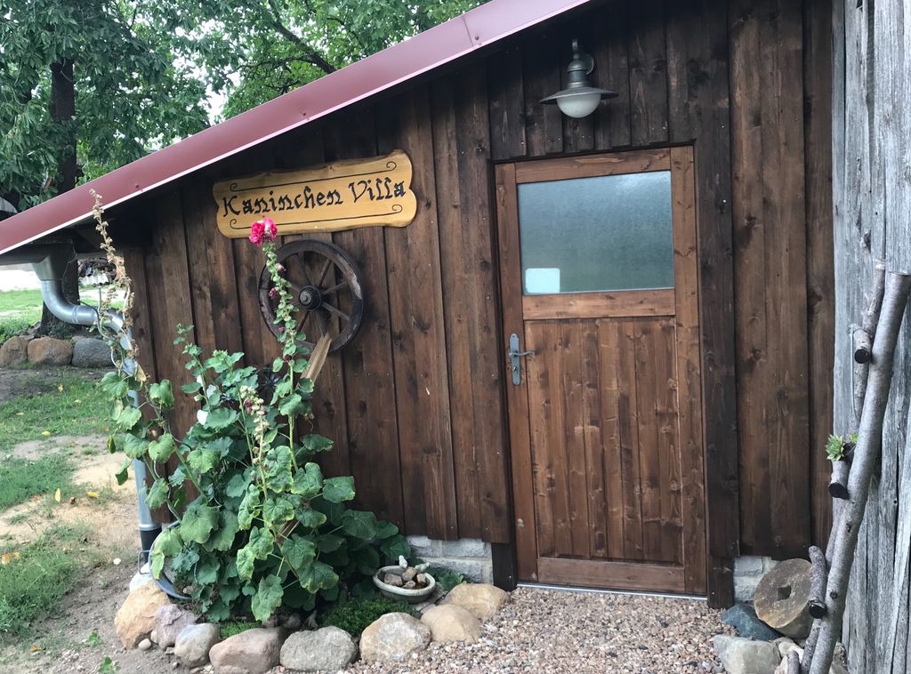 Un endroit calme pour se détendre dans le village d'or