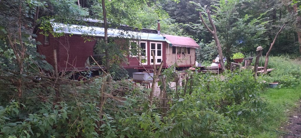 Zirkuswagen am Finowkanal in Eberswalde