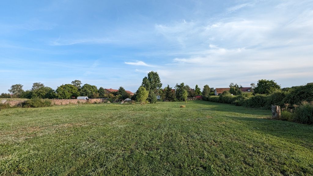 Un grande prato nella fattoria tra Havel e Beetzsee
