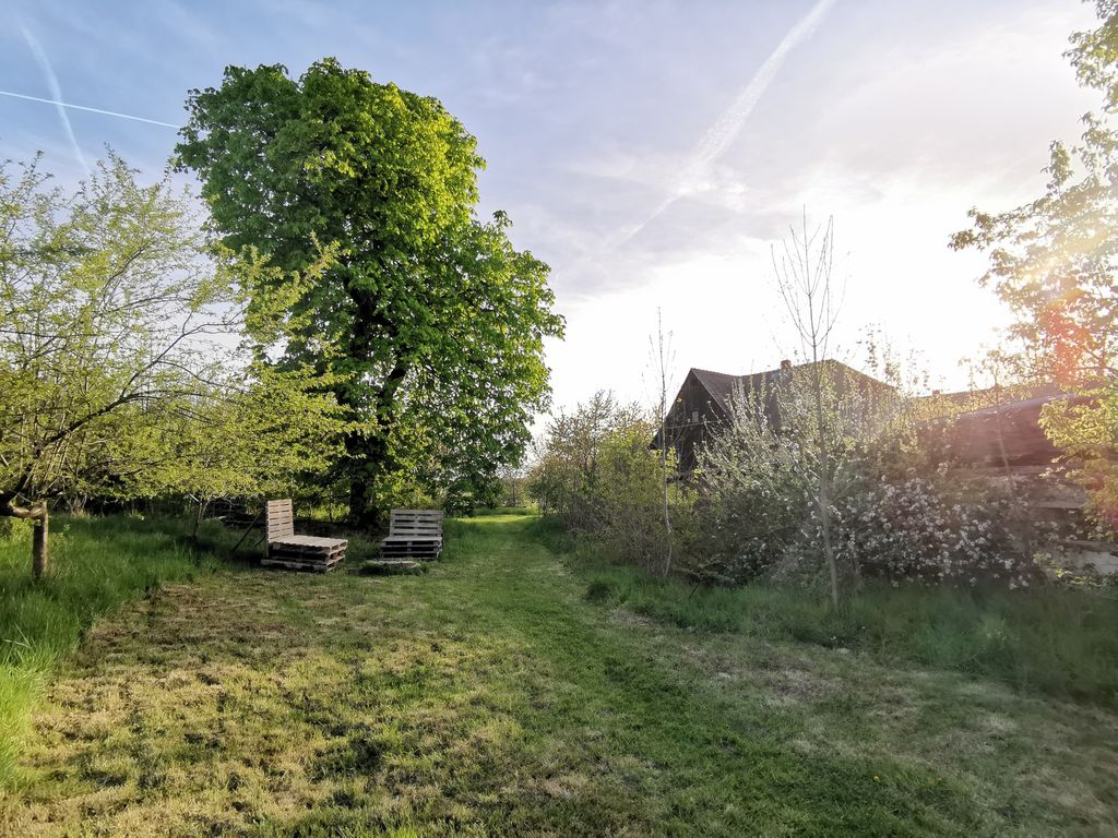 Camping nature avec vue sur les maisons à colombages