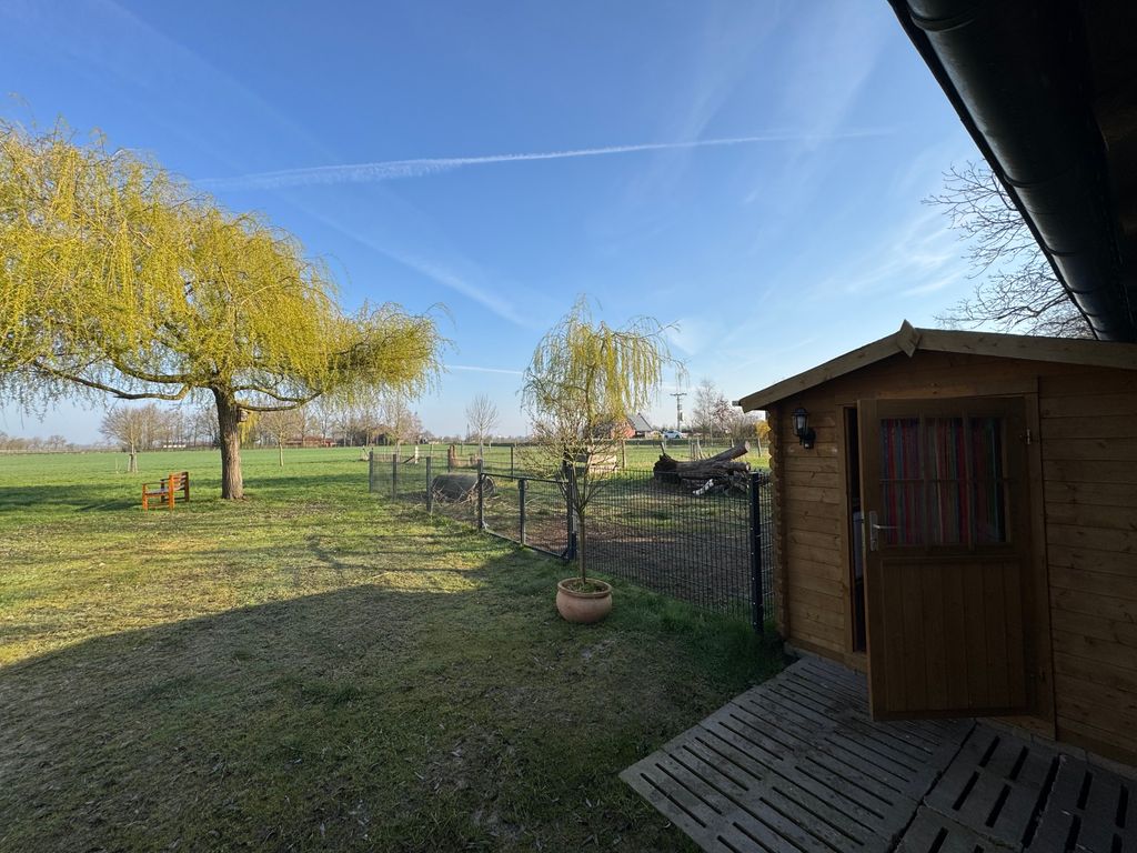 Das Badhaus, direkt daneben die Ziegenwiese