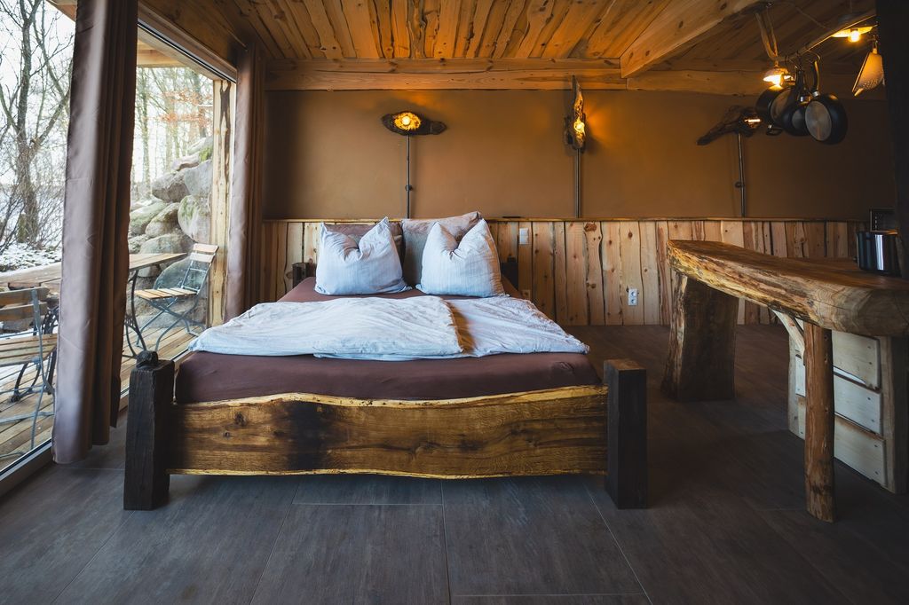 Hobby cave in the countryside with sauna and hot tub