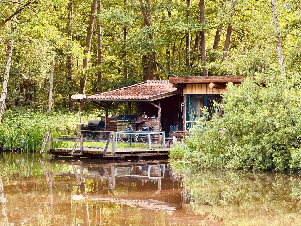 Natura allo stato puro, con un lago privato nella brughiera di Dingden.