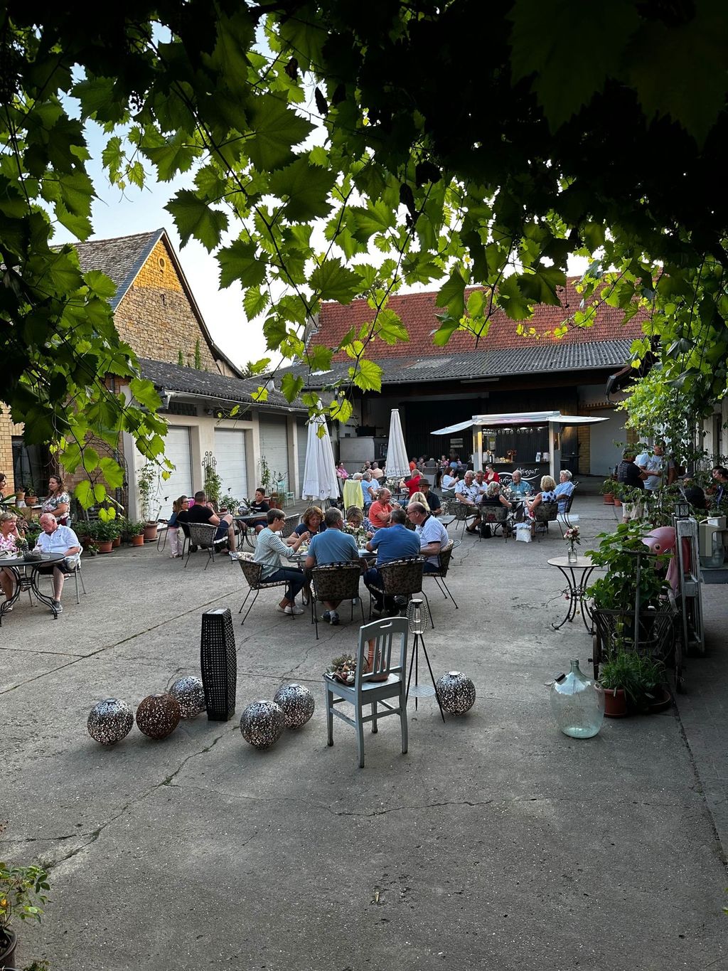 Aire de stationnement sur le domaine viticole