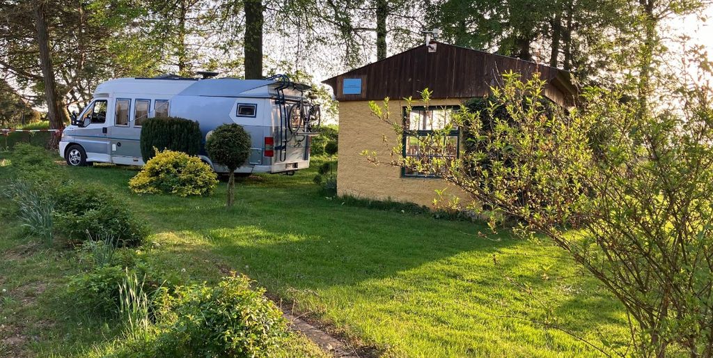 Komfortstellplatz Teichterasse