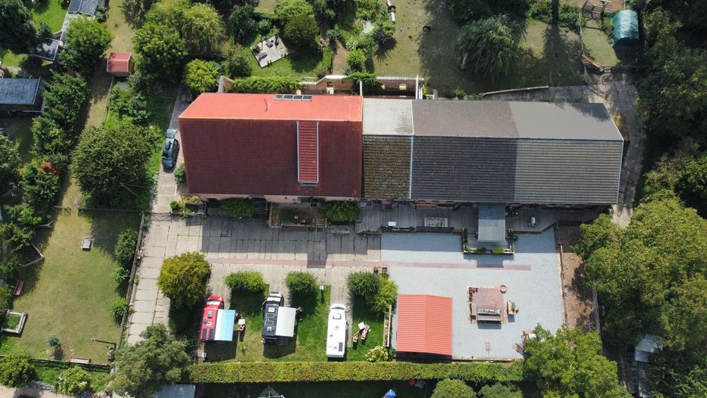 Camper aux portes de la chaîne de montagnes Darß-Zingster-Boddenkette