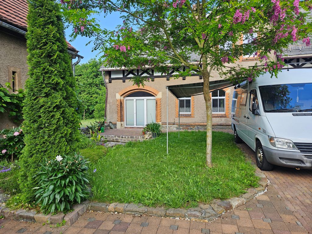 Pitch at the forester's lodge directly at the Zellwald