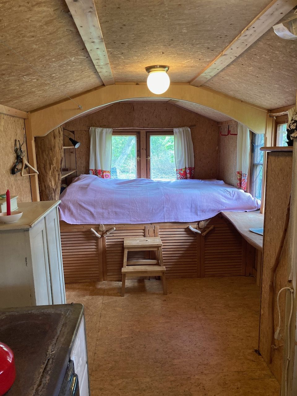 Bauwagen (Tiny House) im Naturgarten