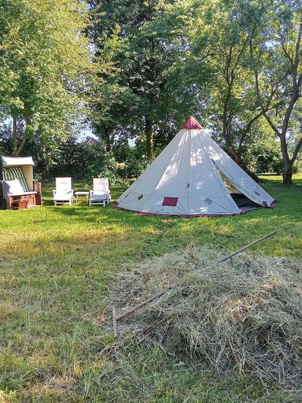 Tipizelt für bis zu 10 Personen im Gartenparadies 