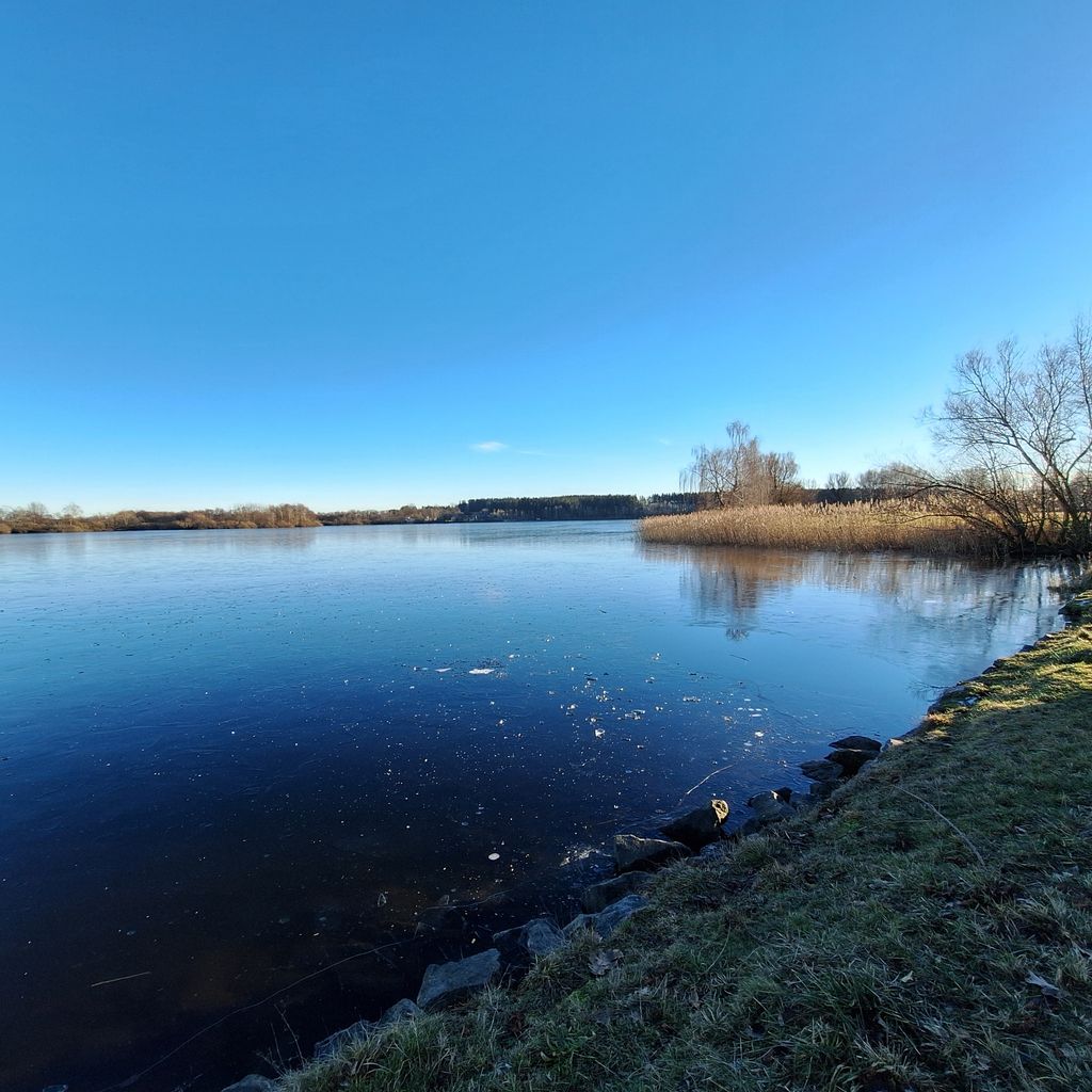 Camping am See am Fuße des Erzgebirges