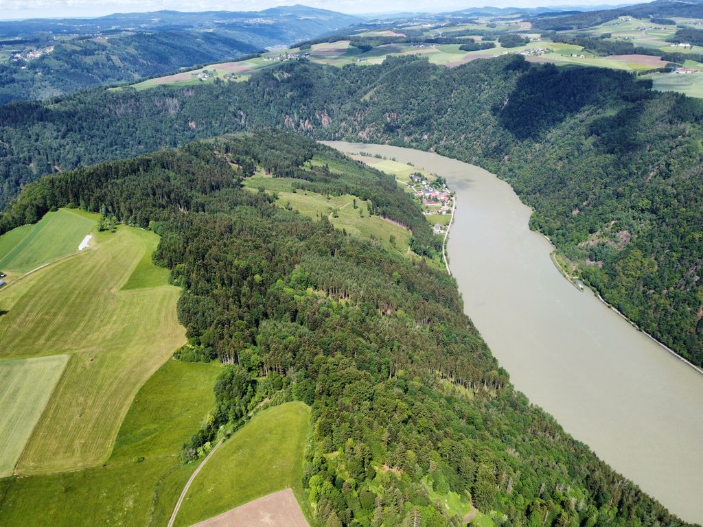 Merveille de la nature Camping au-dessus de la boucle du Danube