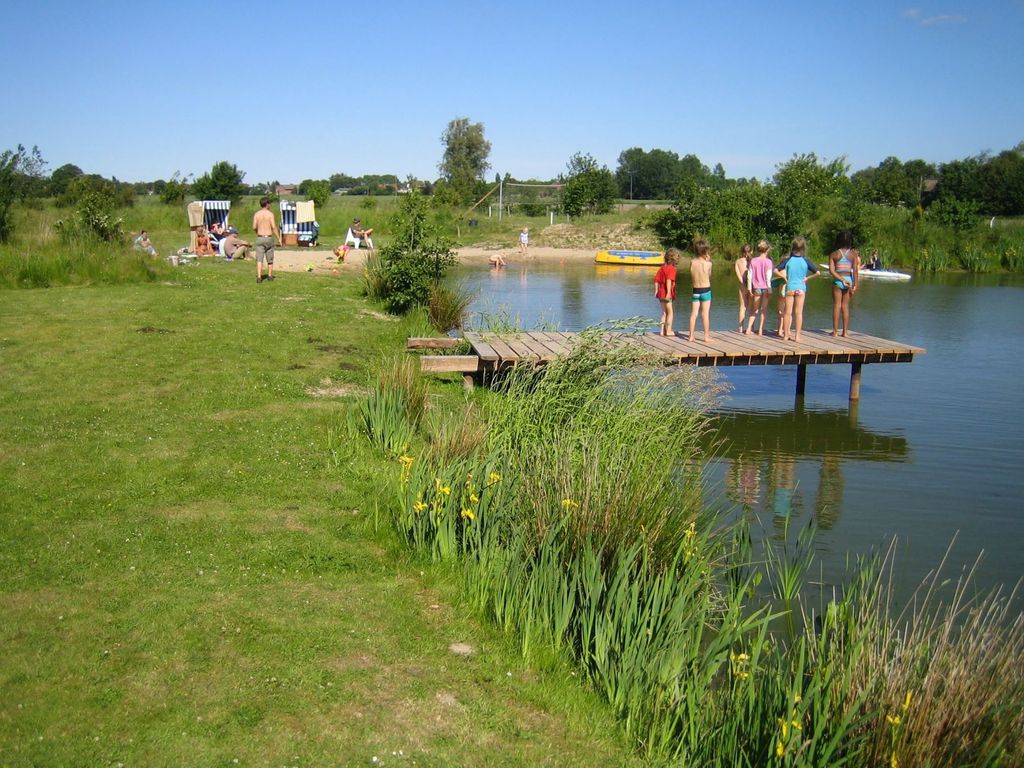 "Seeblick 2" directly at the in-house swimming pond