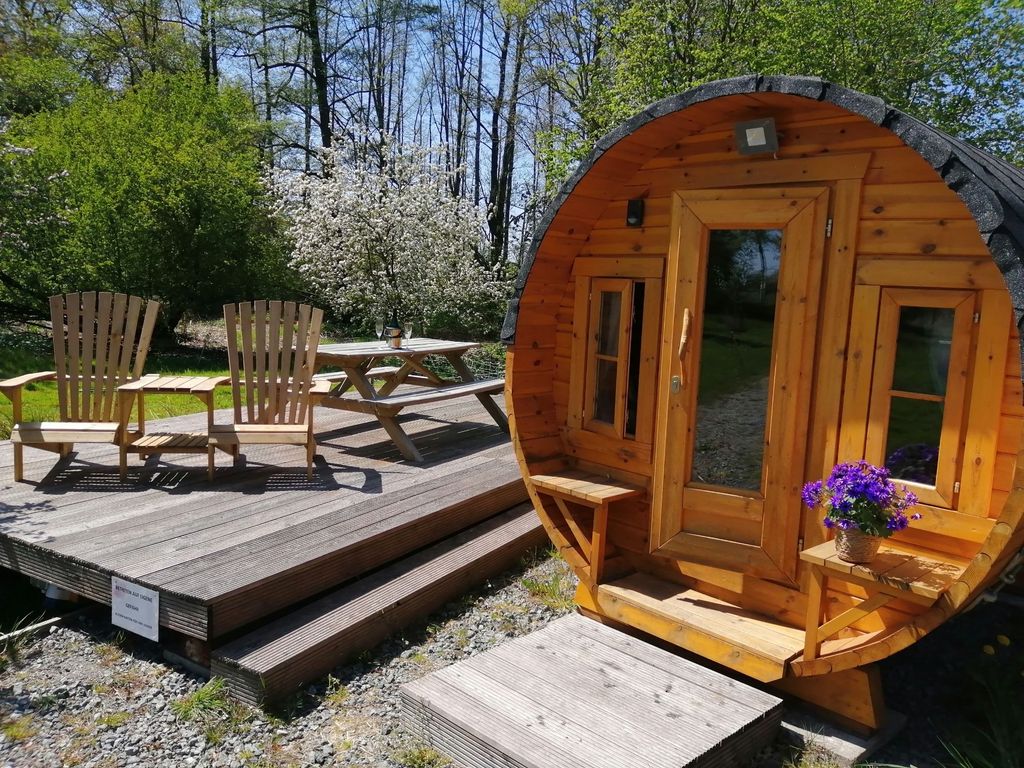 Tonneau de camping confortable à la ferme des brebis laitières