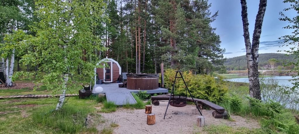 Casetta con sauna a botte, vasca idromassaggio, barca a remi e RELAX
