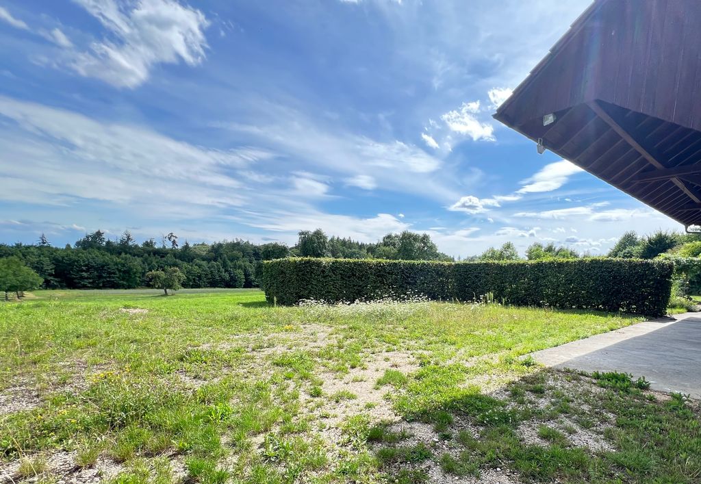 Alleinlage mit Alpenblick: Natur-Idylle am Wald