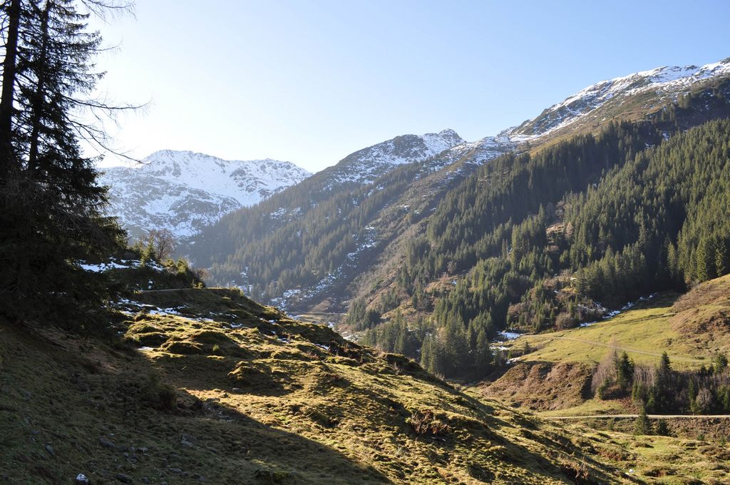 Bergblick am Gasthaus inmitten des Windautals