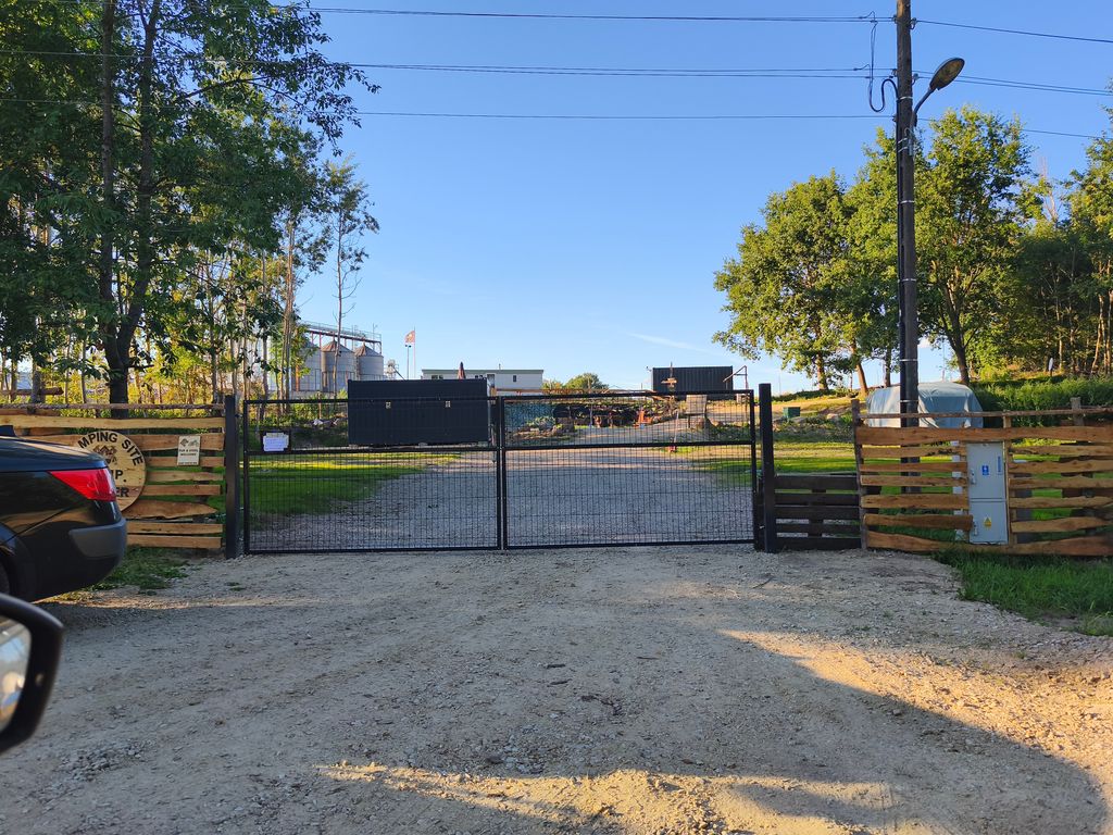 Nature camp in a small village near Hossoland