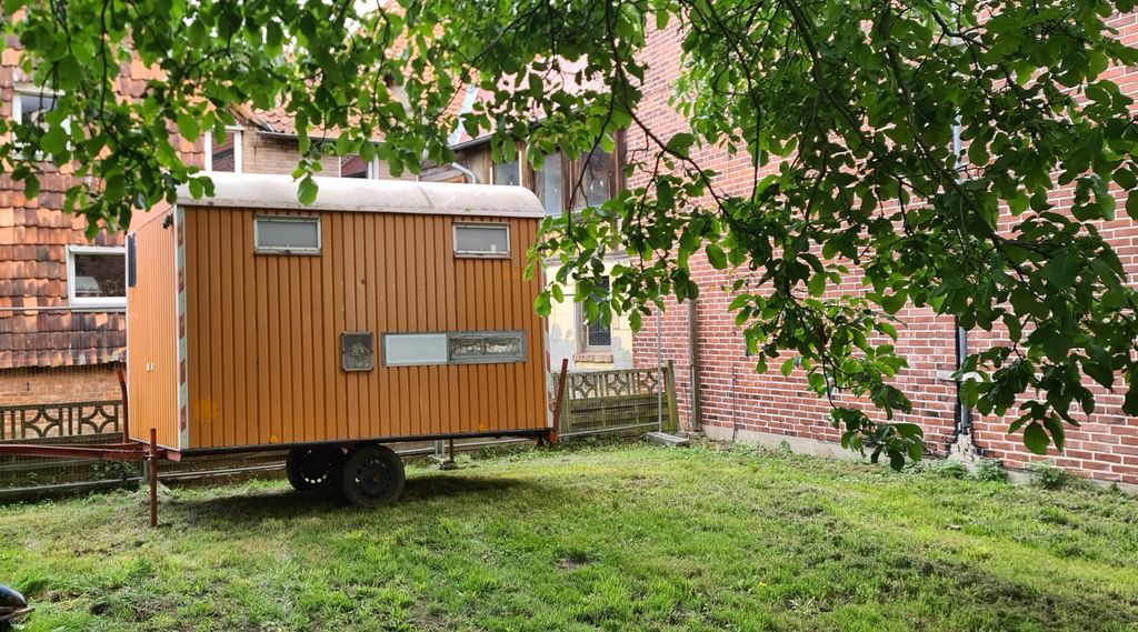 Construction trailer on a farm in the Weserbergland