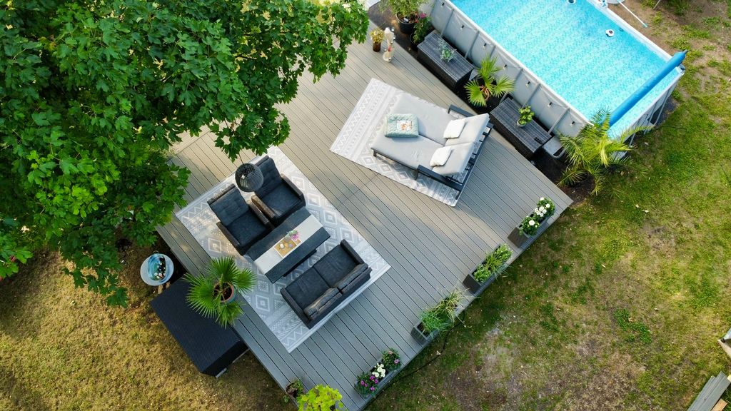 Your little slice of freedom: a natural spot under the trees