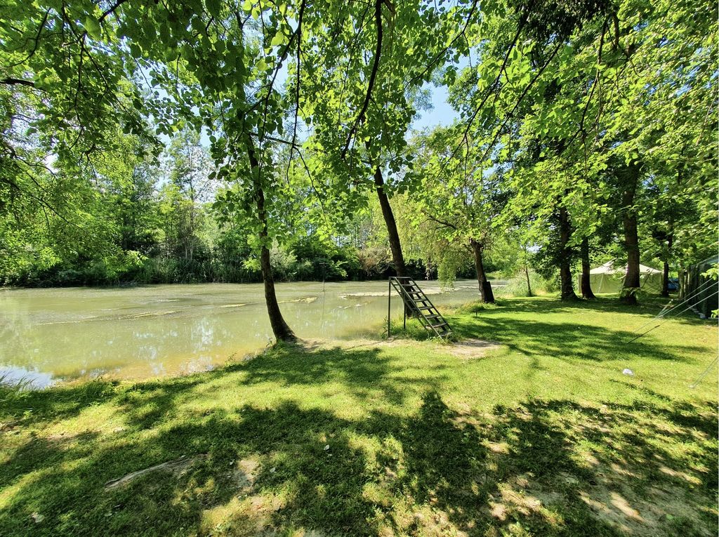Camping an der Donau in Ungarn 