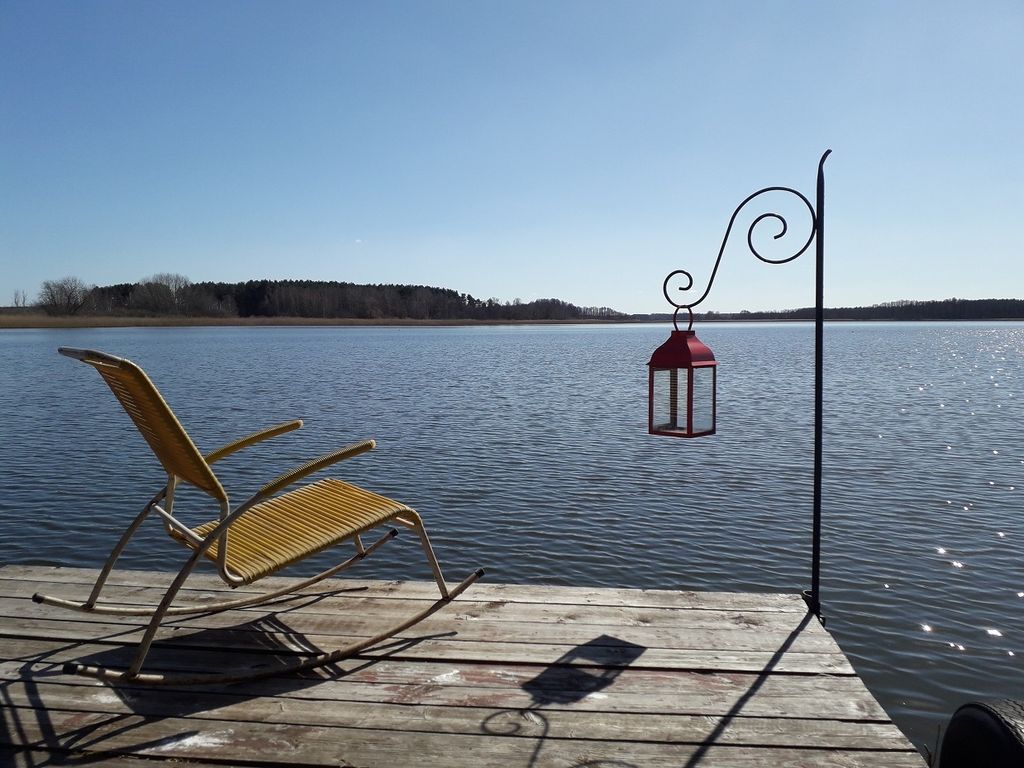 Vagón de circo en el lago Neuendorf