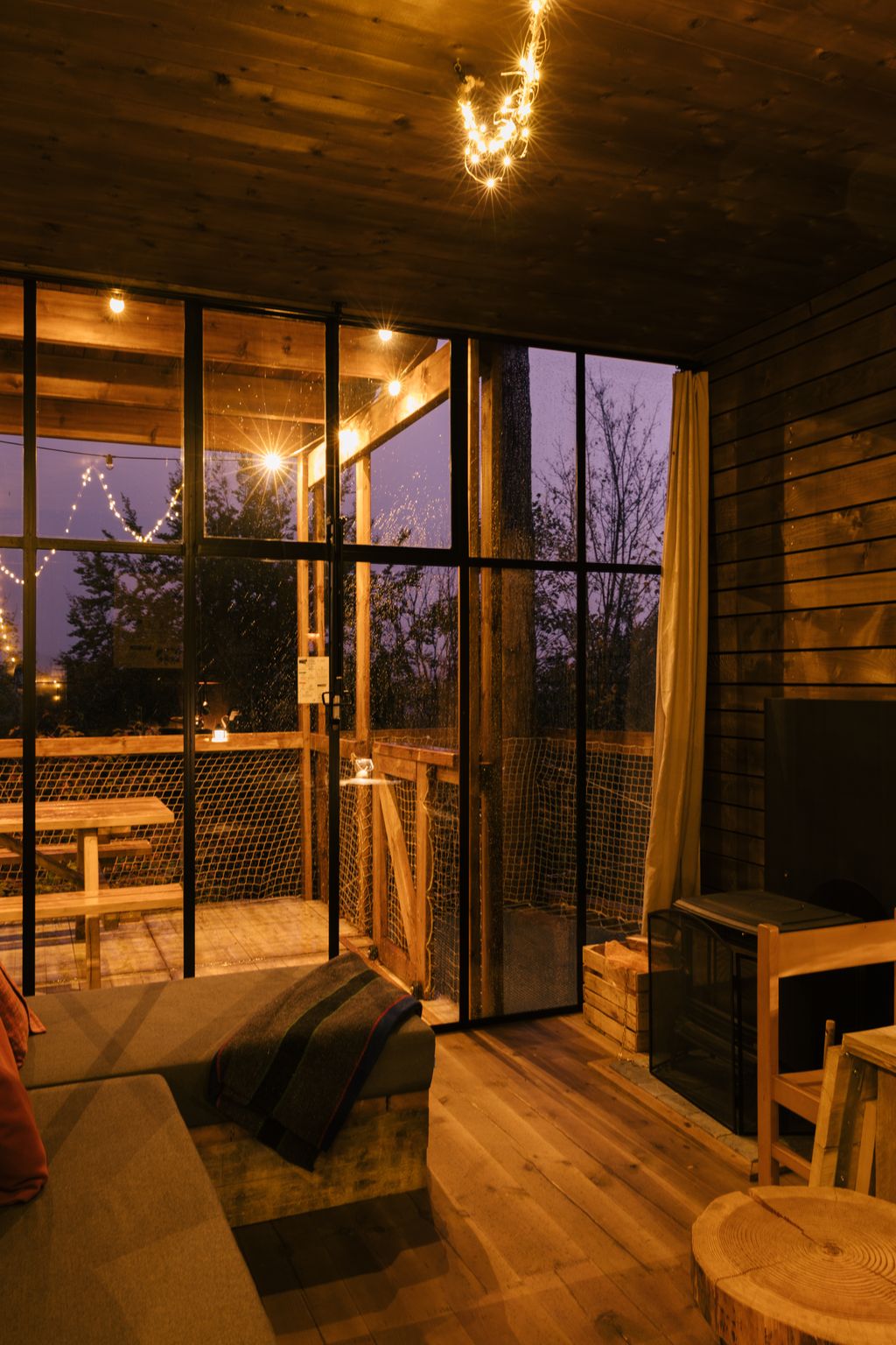 Baumhütte mit Hängedeck & Relaxnetz
