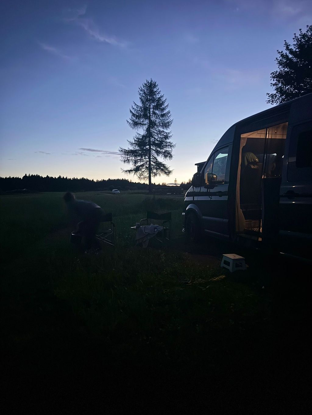 Camping sur l'alpage et au bord du ruisseau à 800 mètres d'altitude