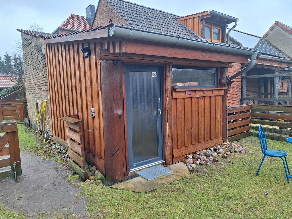 Casa minuscola "Ab-Hänger" in campagna vicino agli animali