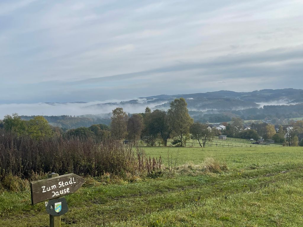 Blick zum Biggesee beim Wandern