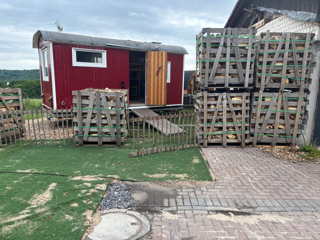 Déconnecter dans la cabane de chantier - rêver dans la nature
