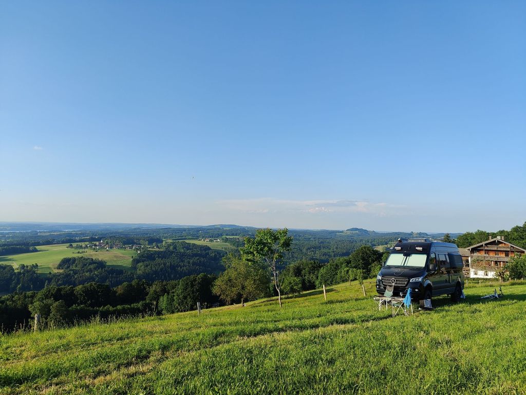 Sundownerplatz am Bauernhof mit toller Aussicht 
