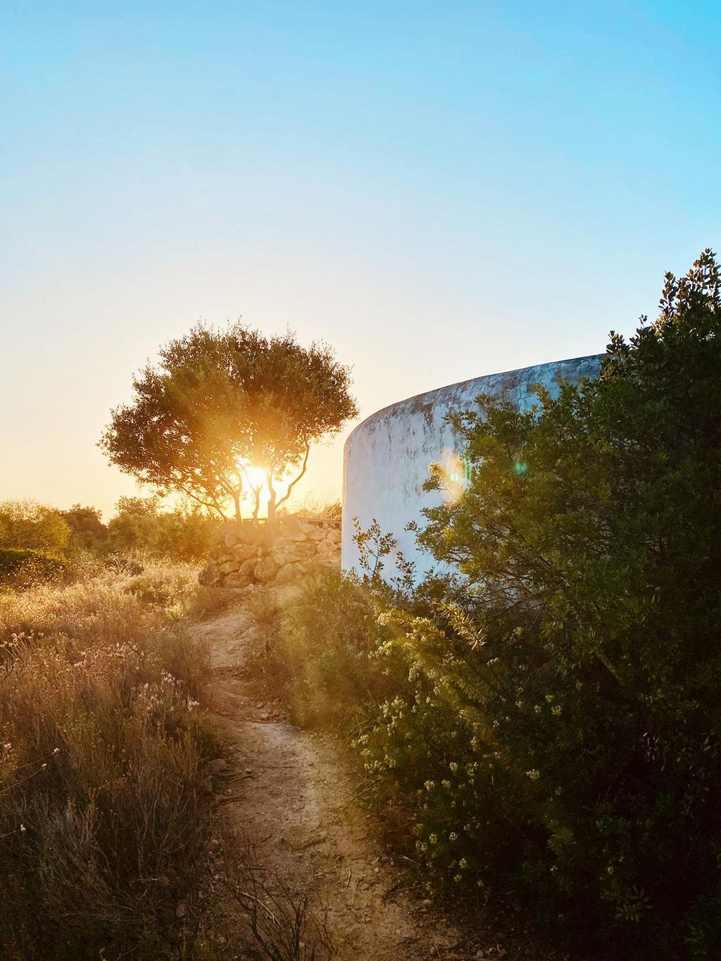 Urlaub auf dem Bauernhof an der Algarve: Pool mit Sonnenuntergang und Aussicht in der Nähe von Silves