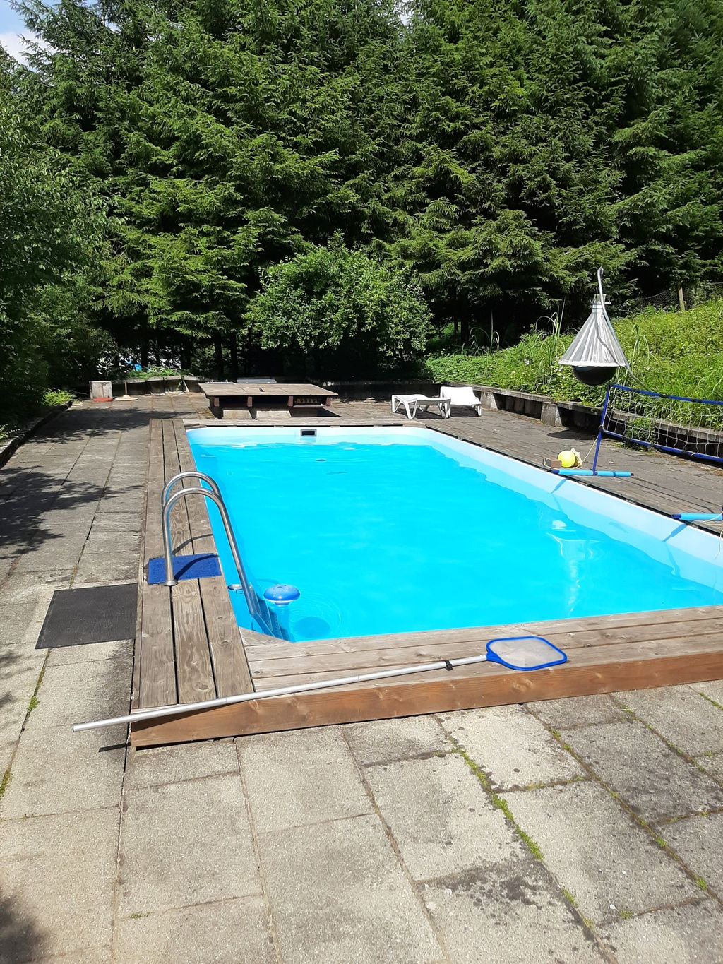 Naturismus auf Wiesengelände eines FKK Vereins