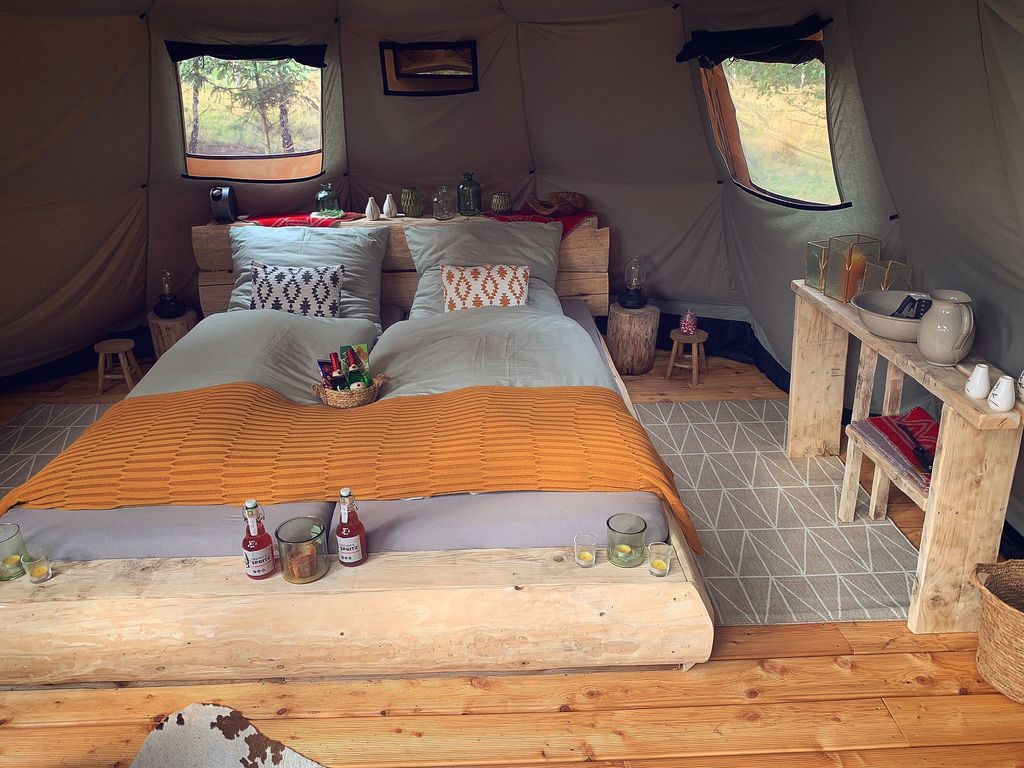 Glamping nel recinto dei cervi