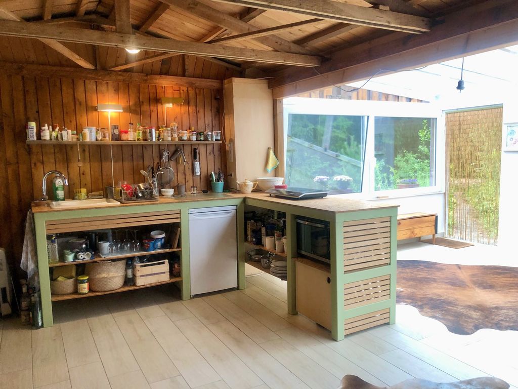 Cabane au bord du lac dans la forêt : à 90 minutes de Berlin