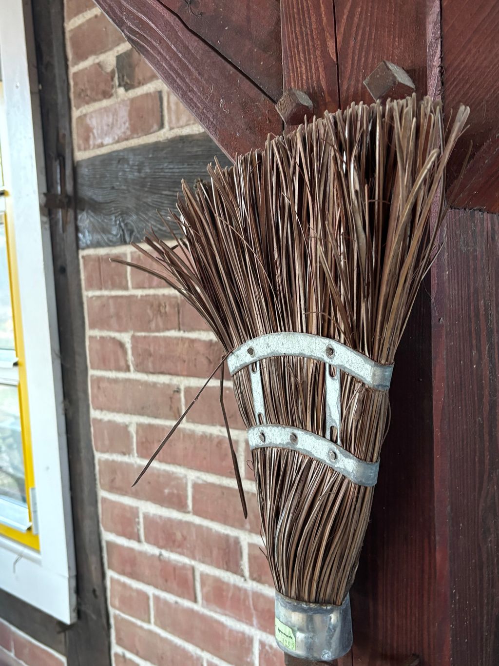 Ancienne remise : belle ferme isolée avec 3 000 m² de terrain naturel