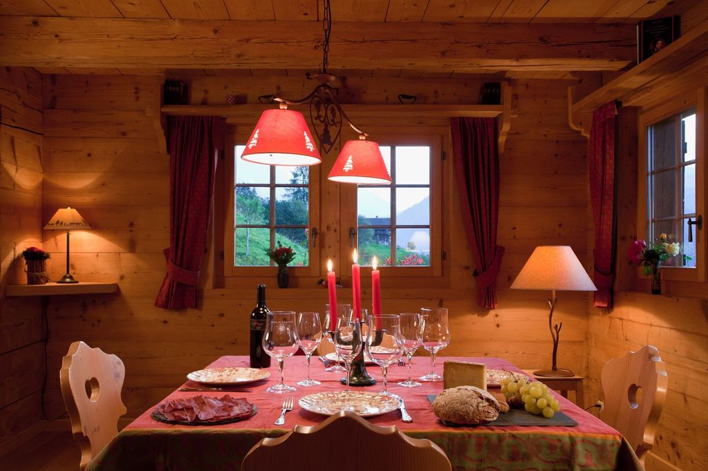 Chalet aislado en los Alpes suizos