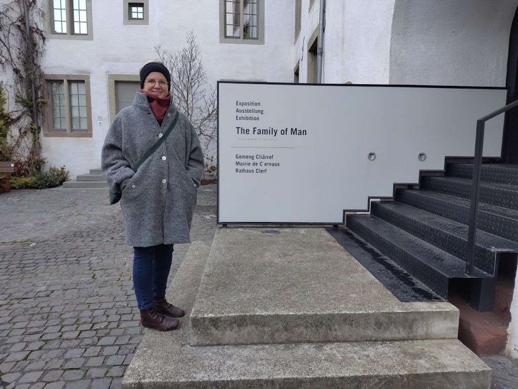 Mini campamento en una antigua granja con instalaciones sanitarias y electricidad