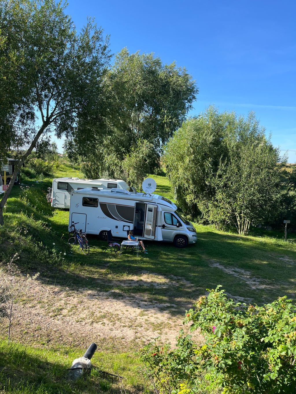 Campamento natural junto al lago de Rügen