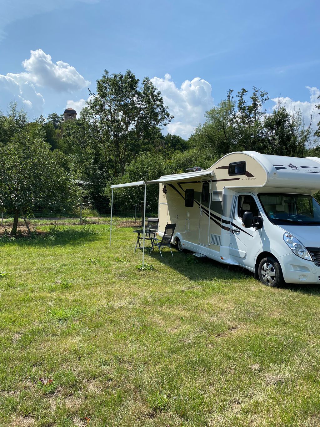 Stellplatz auf dem Weingut mitten in der Natur