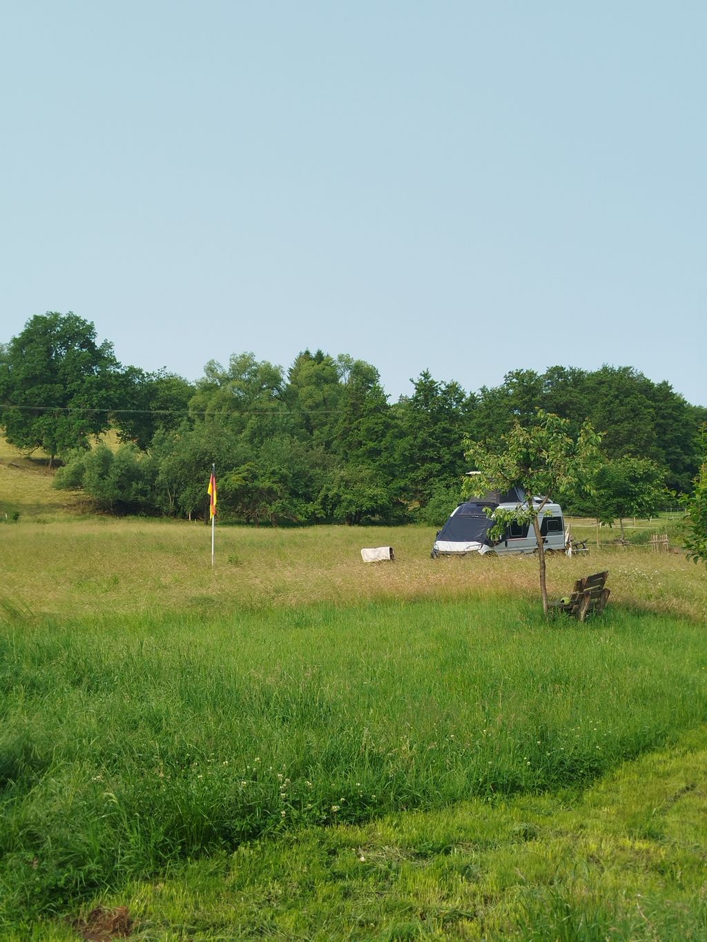 Stellplatz auf Wiese nur 5km von der A3