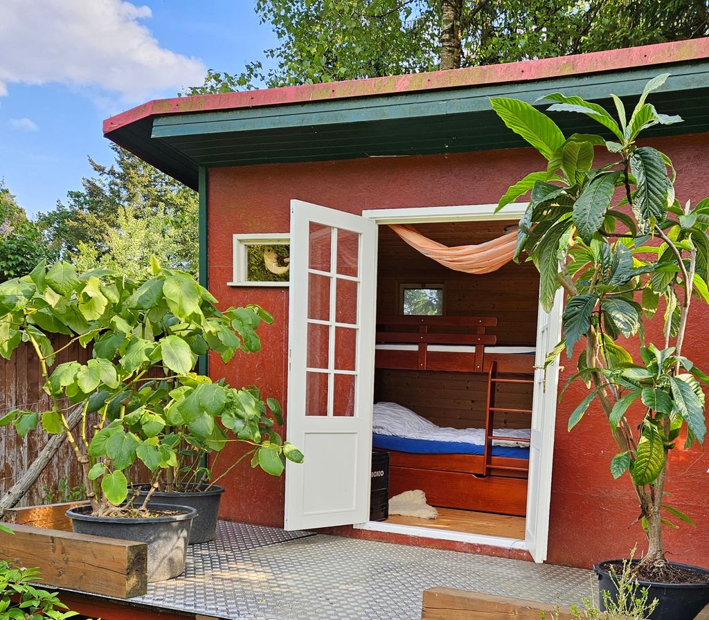 Retreat in a trailer for travelers passing through