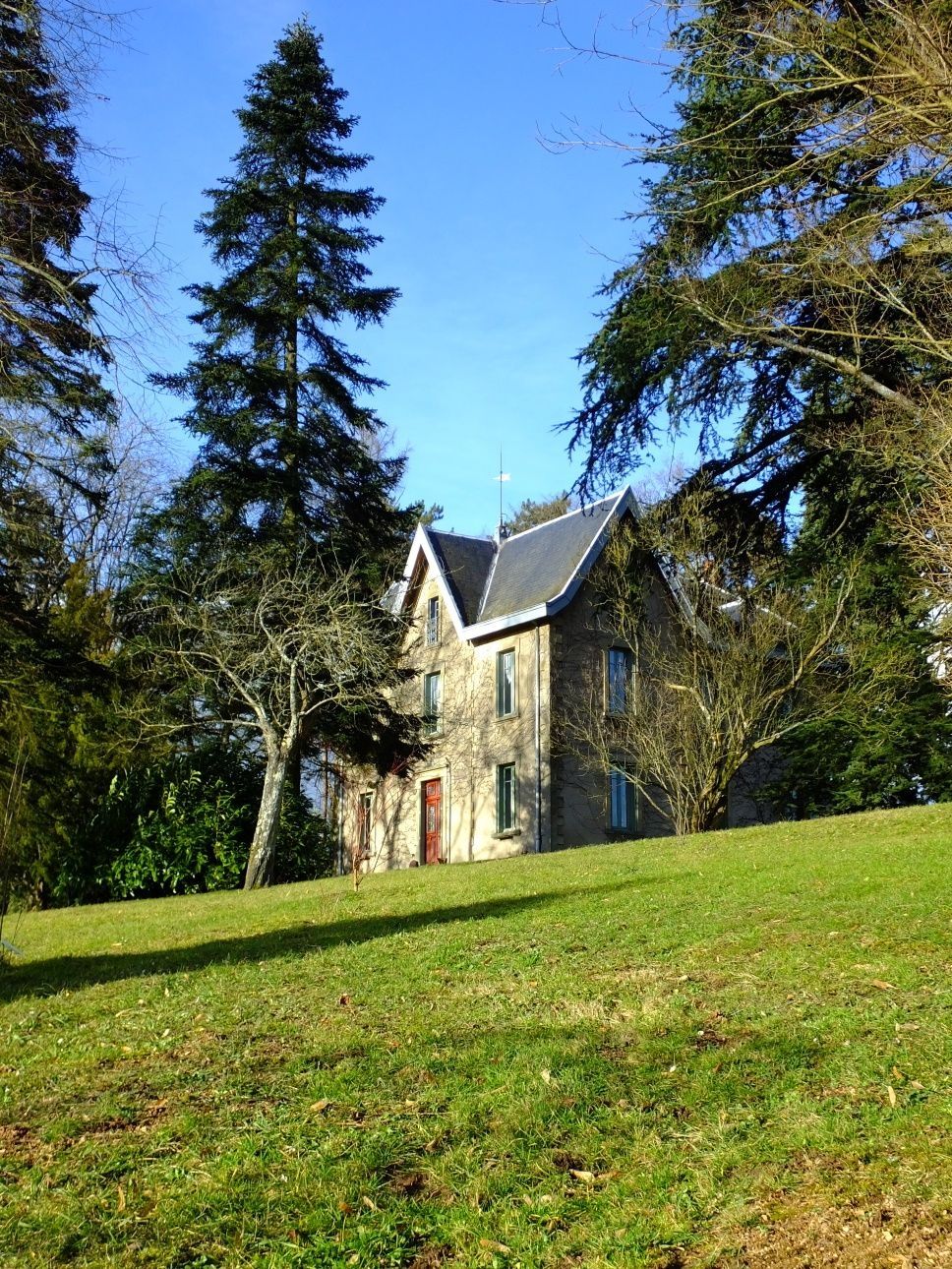 In the middle of greenery in southern Burgundy
