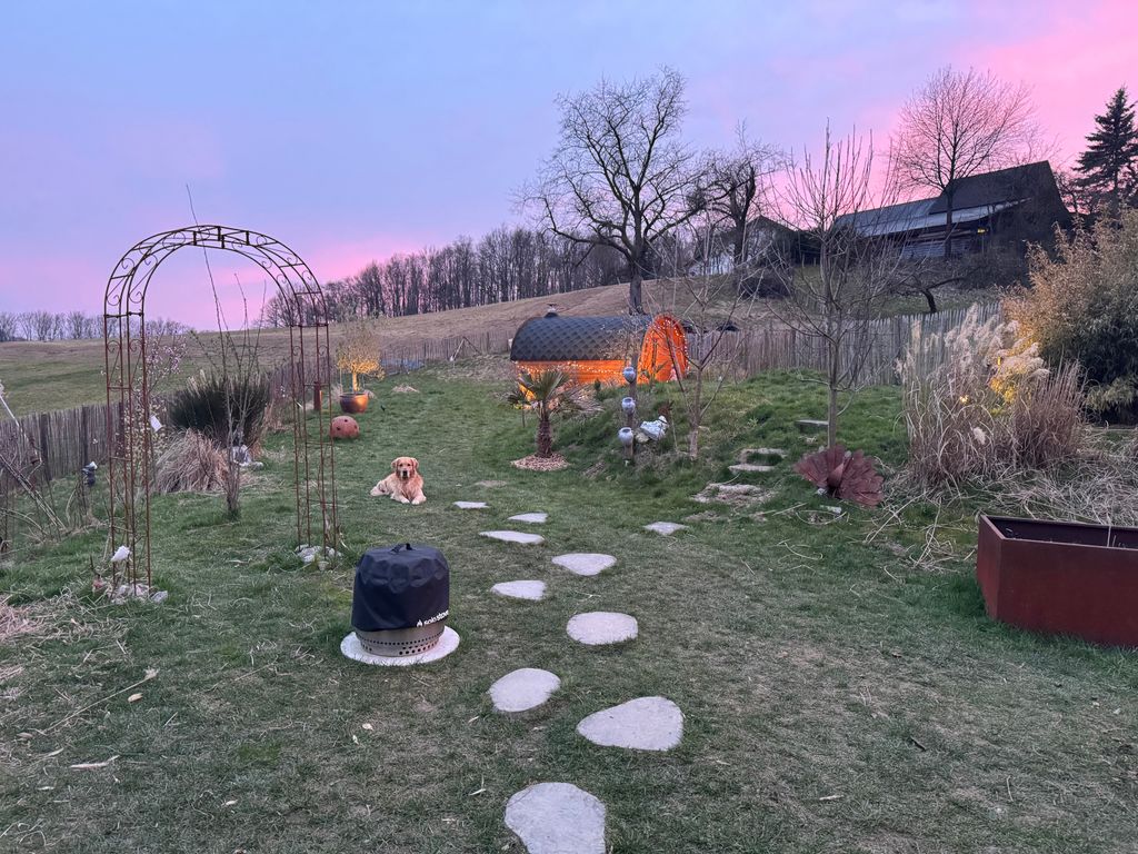 Vacation in a sleeping barrel right on Lake Bigge Panorama