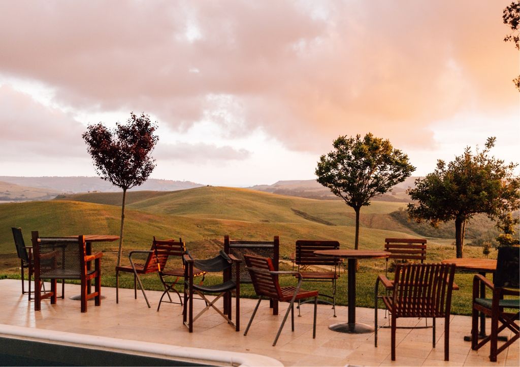 Parcela con vistas abiertas cerca del arroyo