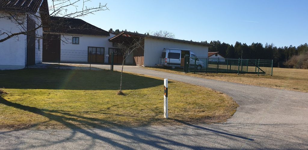 Emplacement à la ferme avec daims et cerfs