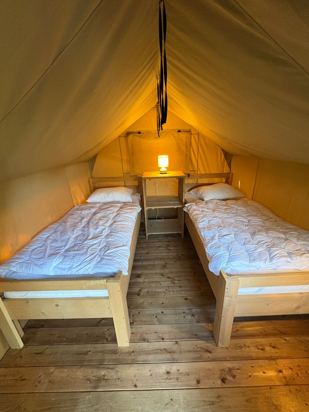 Glamping for Two in the Hunsrück: An Idyllic Natural Setting by the Water